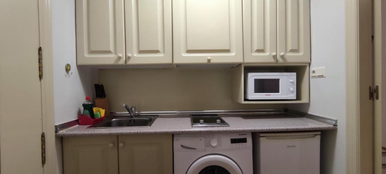 Apartamentos Serrallo, Parking Gratuito Y Cocina, Alhambra Y Playa กรานาดา ภายนอก รูปภาพ